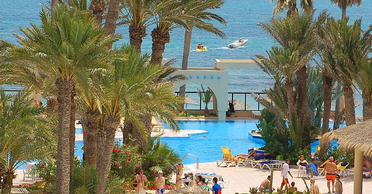 Een foto van het terras bij Zita Beach Resort