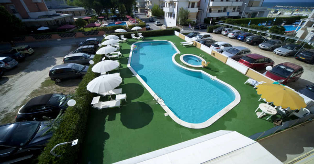 Een foto van het zwembad bij Park Hotel Serena