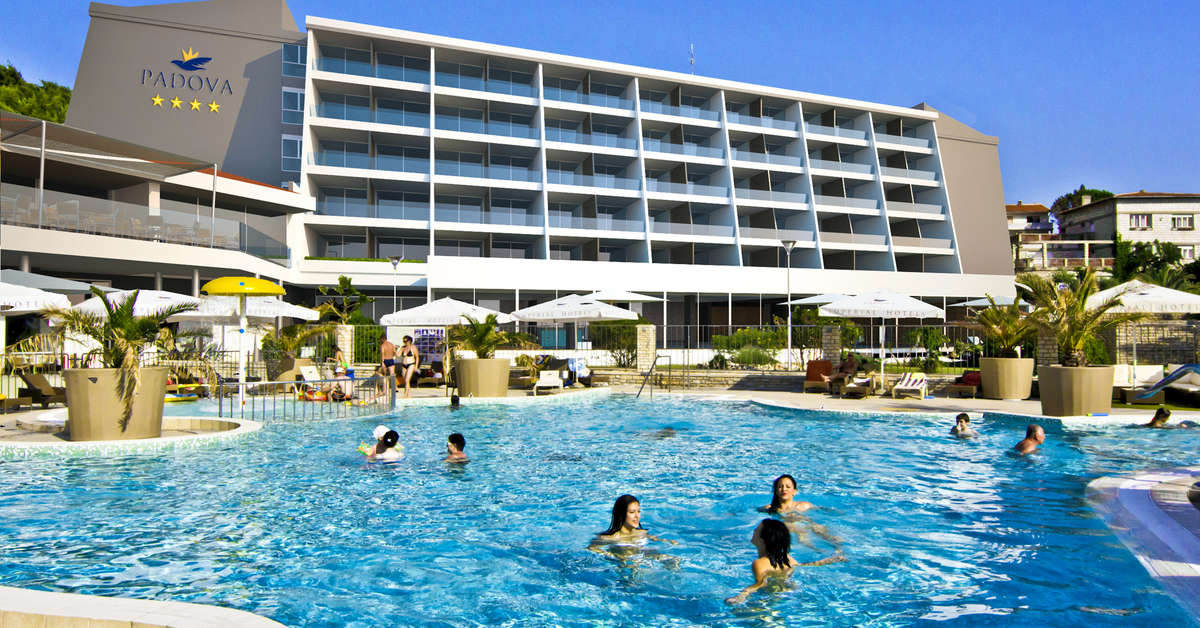 Een foto van het zwembad bij Valamar Padova Hotel