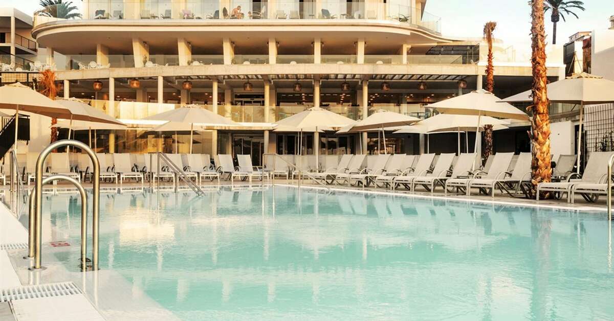 Een foto van het zwembad bij Hotel Benalmadena Beach