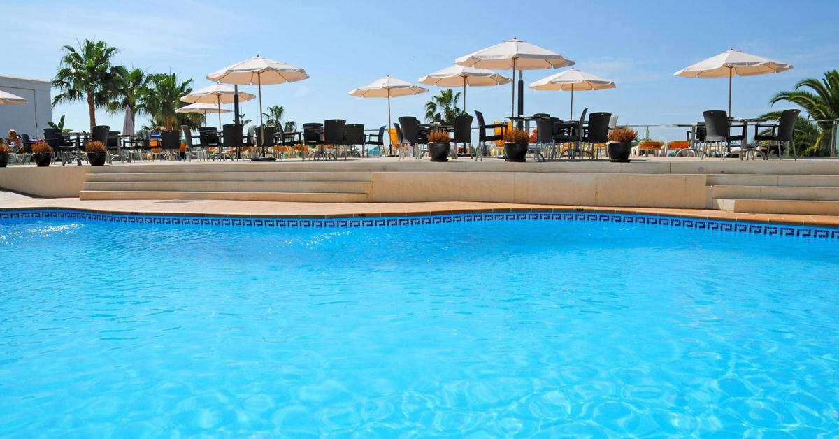 Een foto van het zwembad bij Hotel Nerja Club & Spa