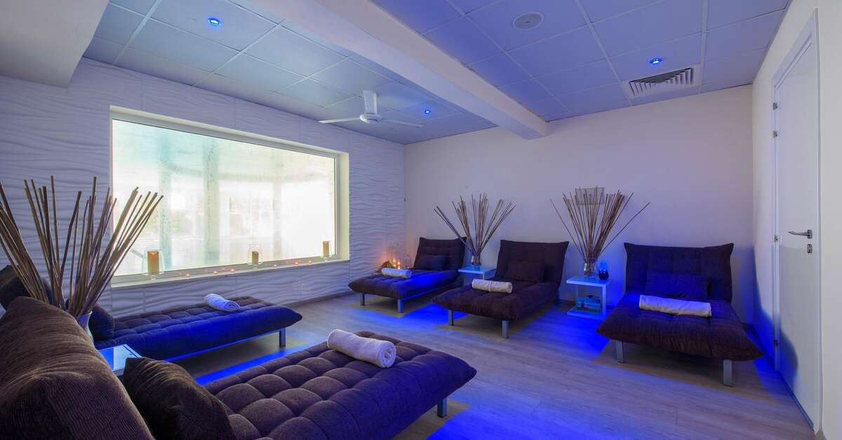 Een foto van The Golden Bay Beach Hotel