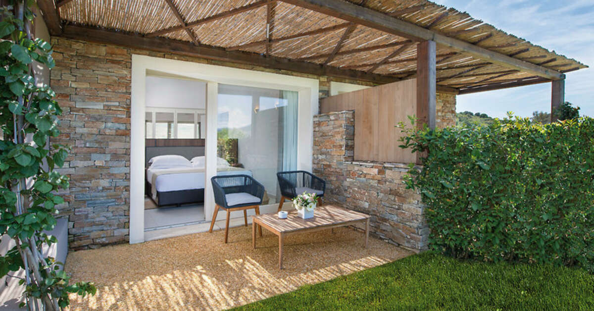 Een foto van Baia di Chia Resort Sardinia Curio Collection by Hilton