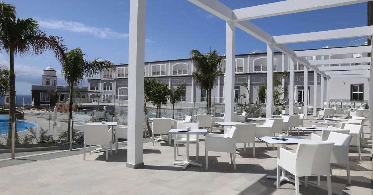 Een foto van het terras bij Royal Palm Resort & Spa