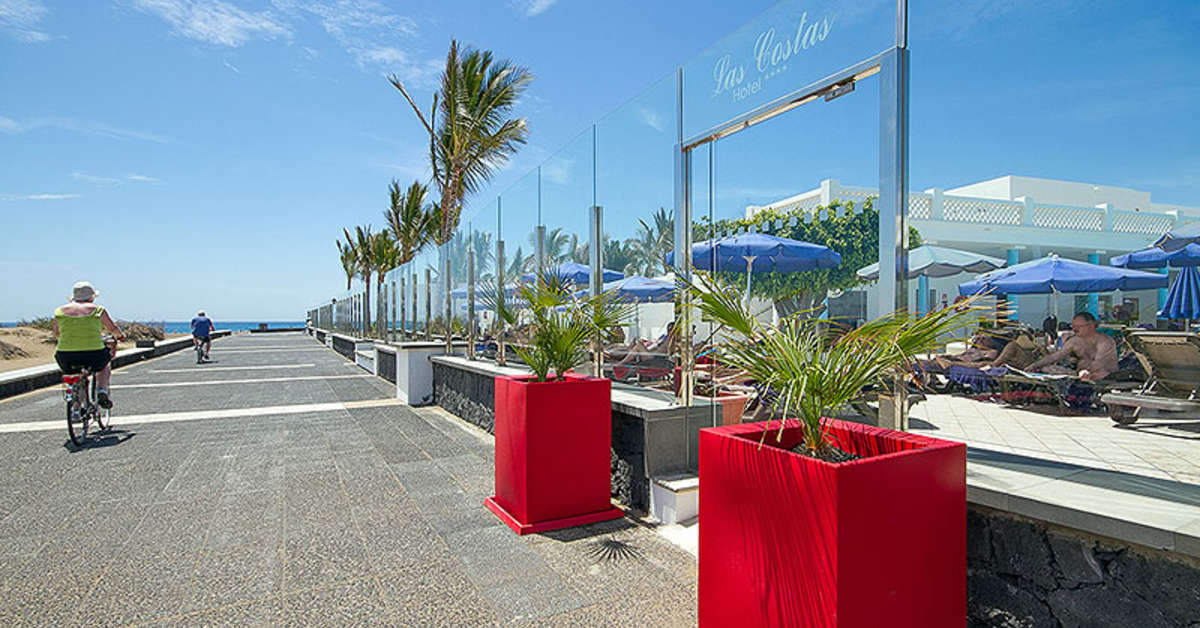 Ein Foto von der Außenansicht des Hotel Las Costas