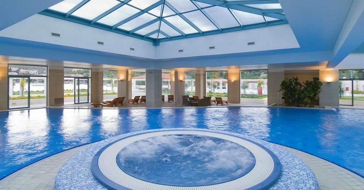 Ein Foto vom Pool im Admiral Grand Hotel