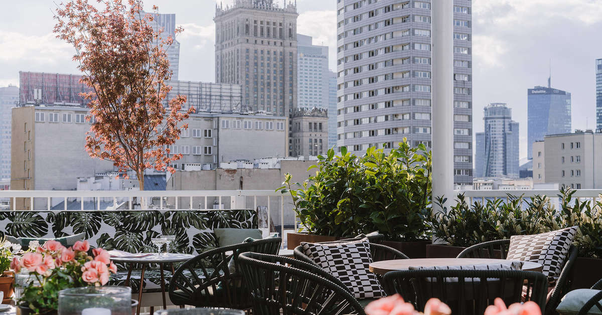 Een foto van het terras bij Puro Warszawa Centrum