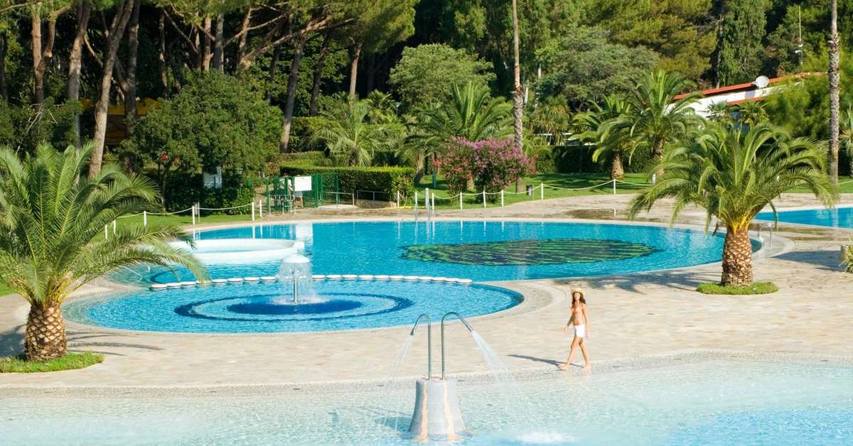 Een foto van het zwembad bij Camping Villaggio Baia Domizia