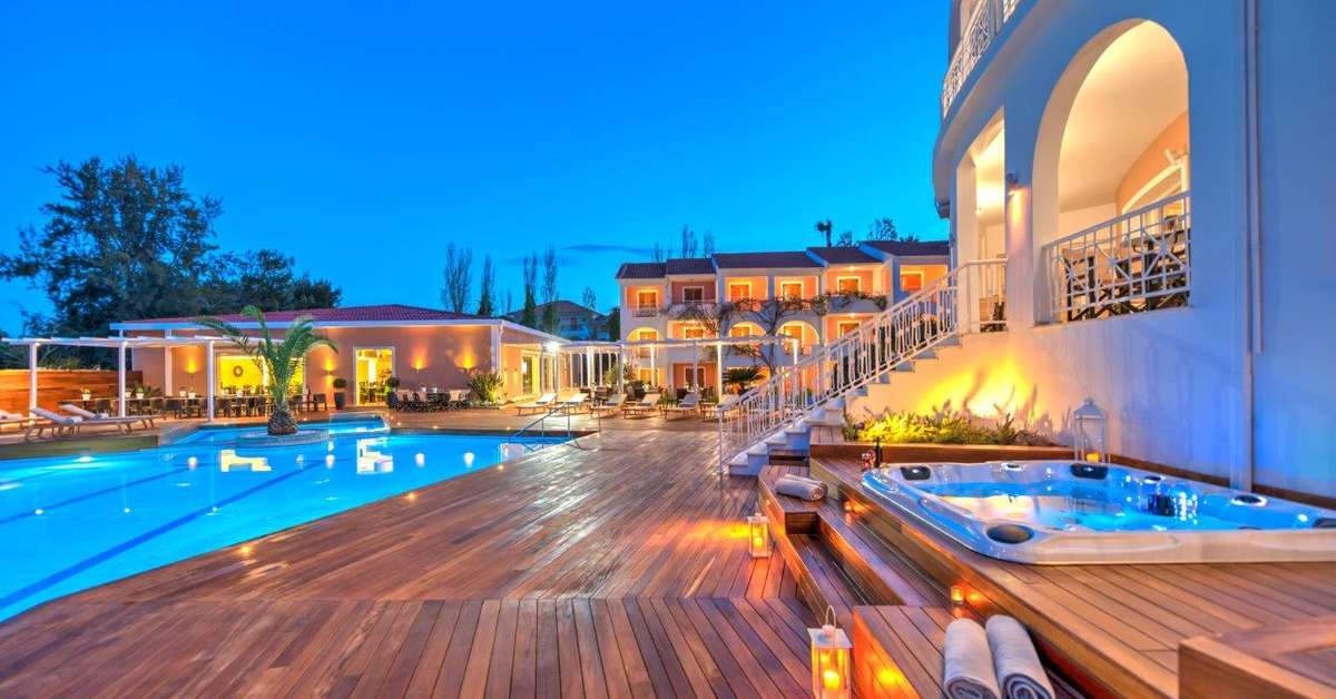 Een foto van het zwembad bij Bitzaro Palace Hotel