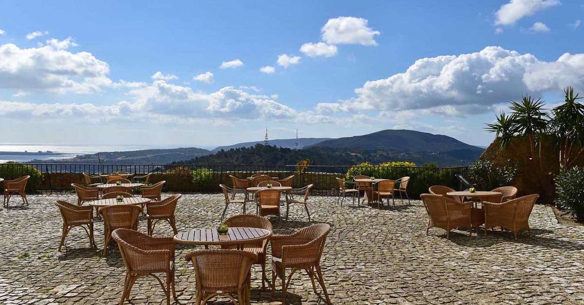 Een foto van het terras bij Pousada Castelo Palmela