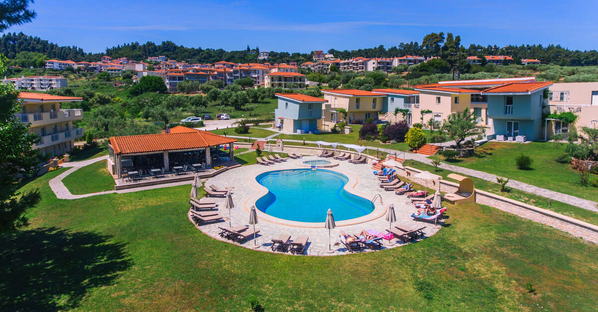 Een foto van het zwembad bij Alkion Resort
