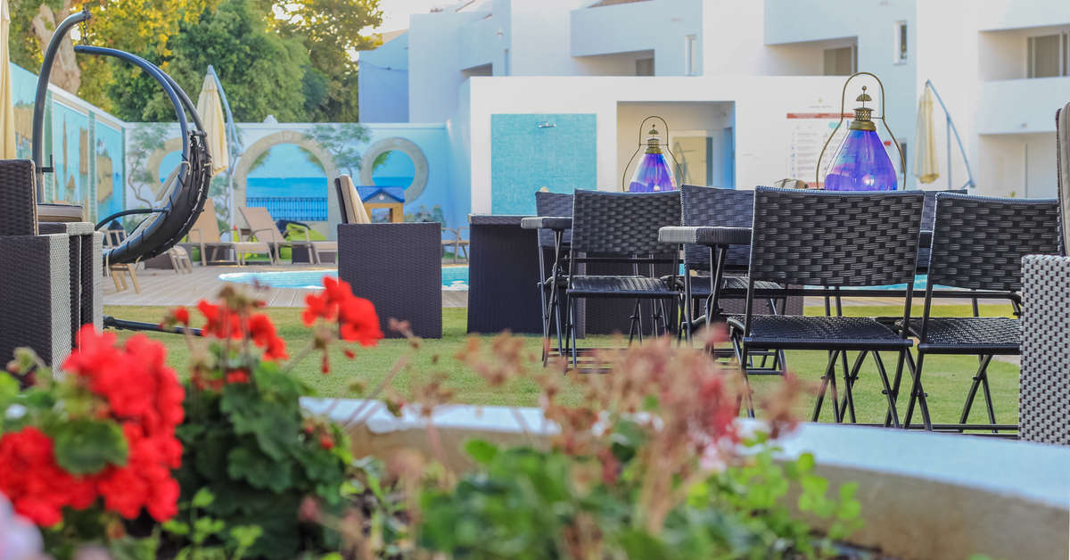 Een foto van het terras bij Hotel Lagoa