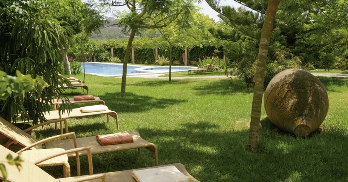 Een foto van het terras bij Aumallia Hotel & Spa