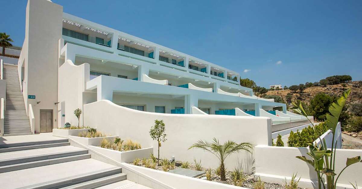 Een foto van de buitenkant van Lindos White Hotel & Suites