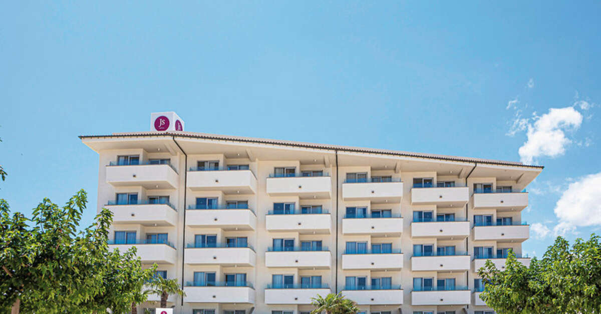 Een foto van de buitenkant van JS Portocolom Suites