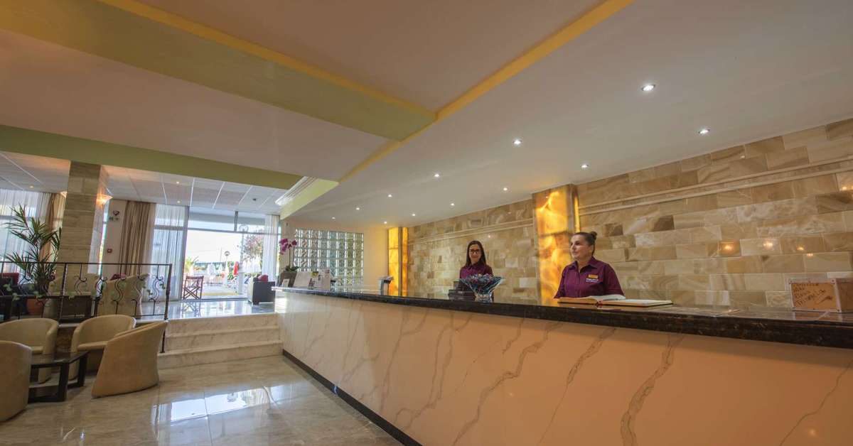 Een foto van het interieur van Hotel Angela Beach