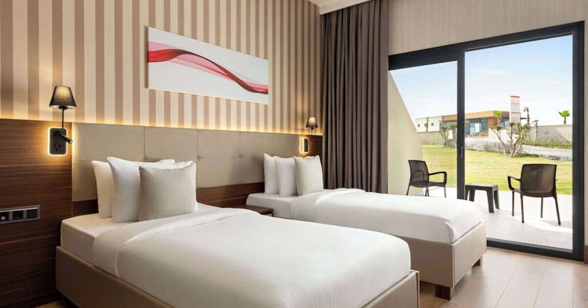 Een foto van Ramada by Wyndham Cesme