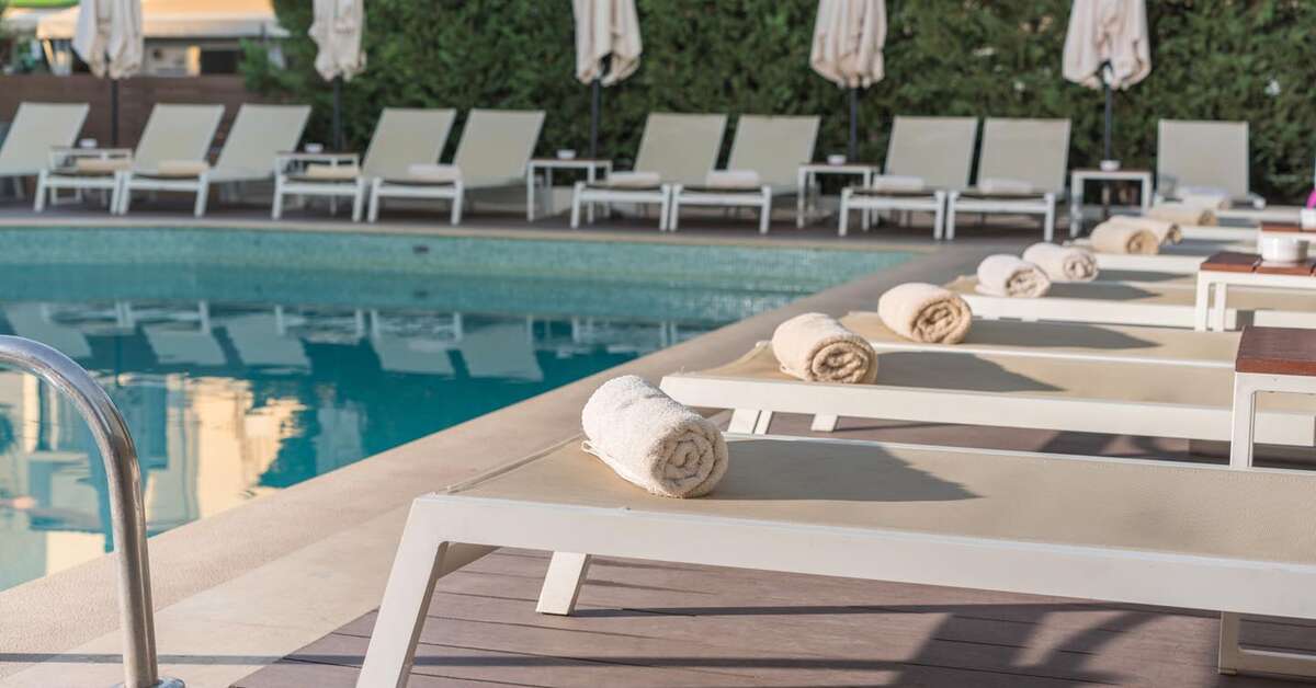 Een foto van het zwembad bij Hotel Nefeli Beach