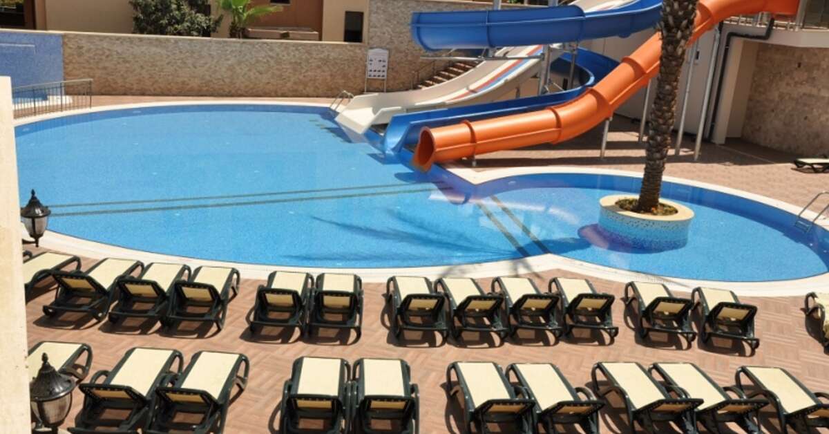 Een foto van het zwembad bij Almera Appartementen