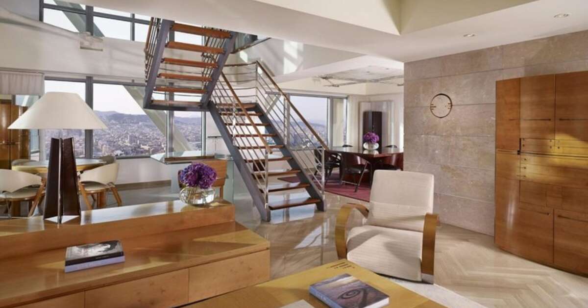 Een foto van het interieur van Hotel Arts Barcelona