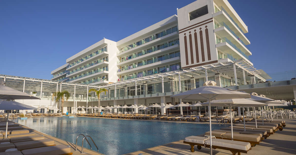 Een foto van het zwembad bij Constantinos The Great Beach