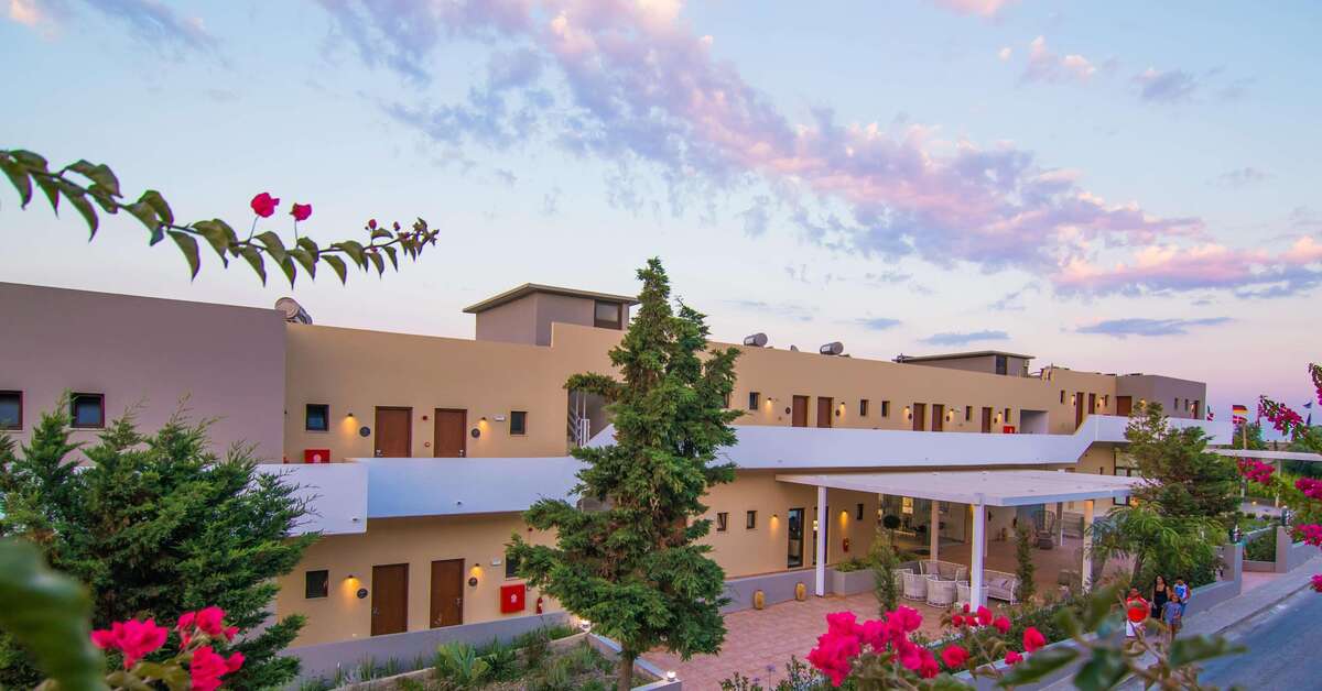 Ein Foto von der Außenansicht des Lindos Breeze Beach Hotel
