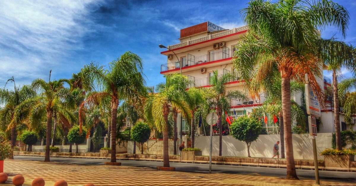 Een foto van de buitenkant van Hotel Carmen Teresa