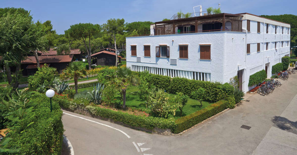 Een foto van de buitenkant van Camping Villaggio Baia Domizia