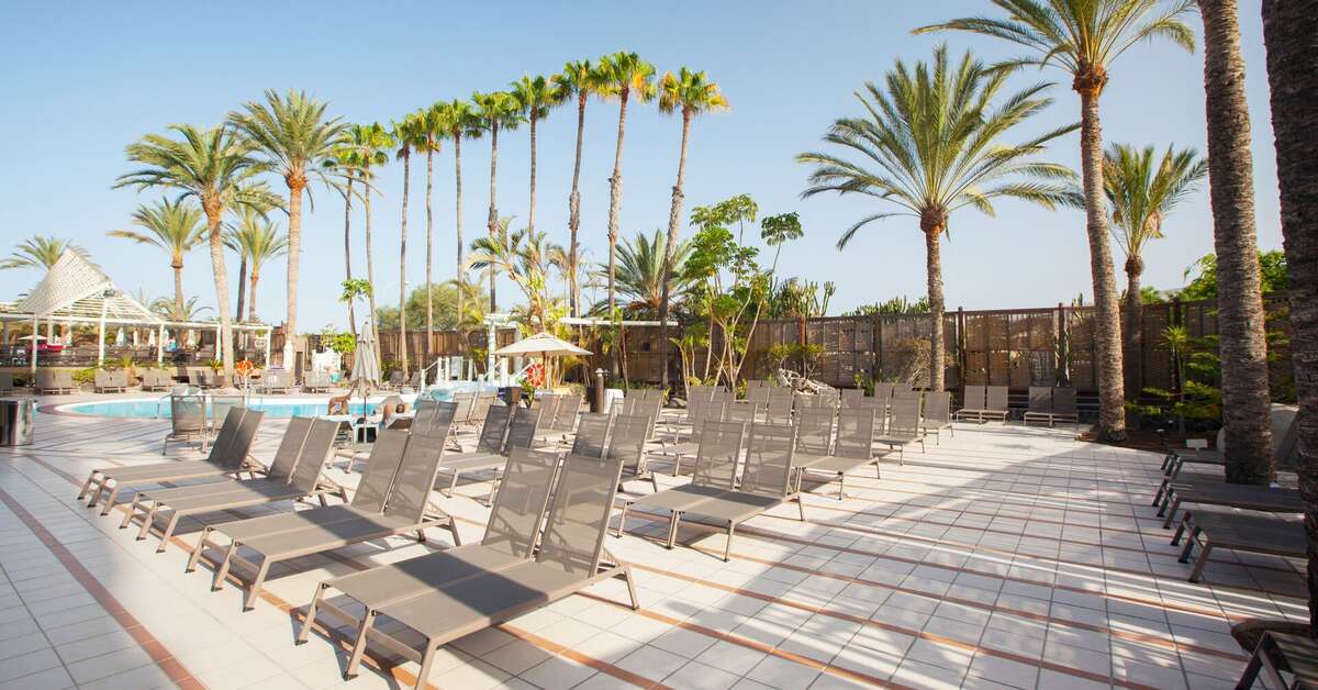 Een foto van het zwembad bij Abora Continental by Lopesan Hotels