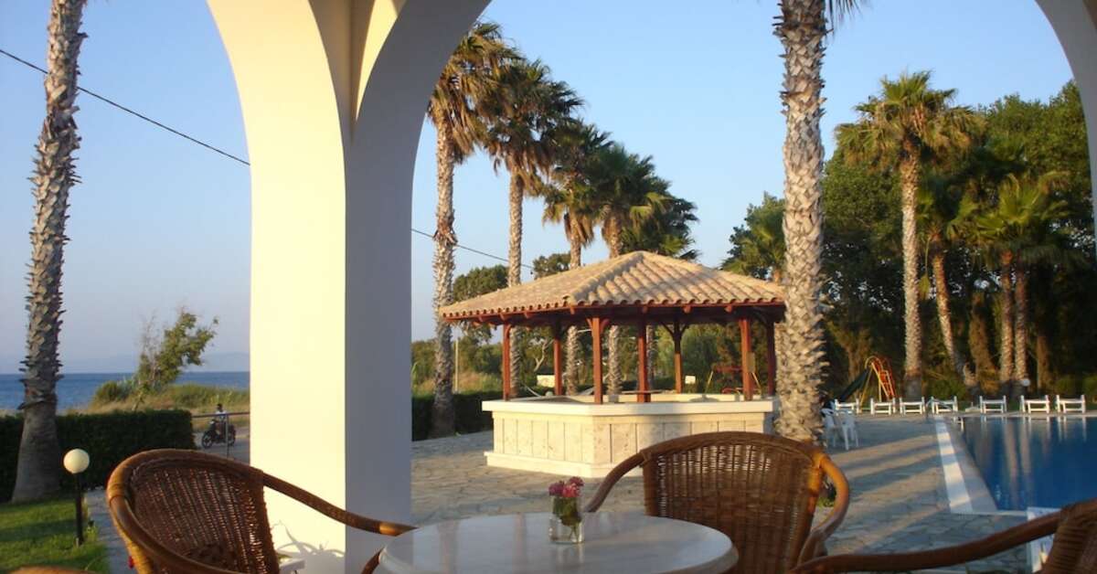 Een foto van het terras bij Andromeda Hotel Appartementen