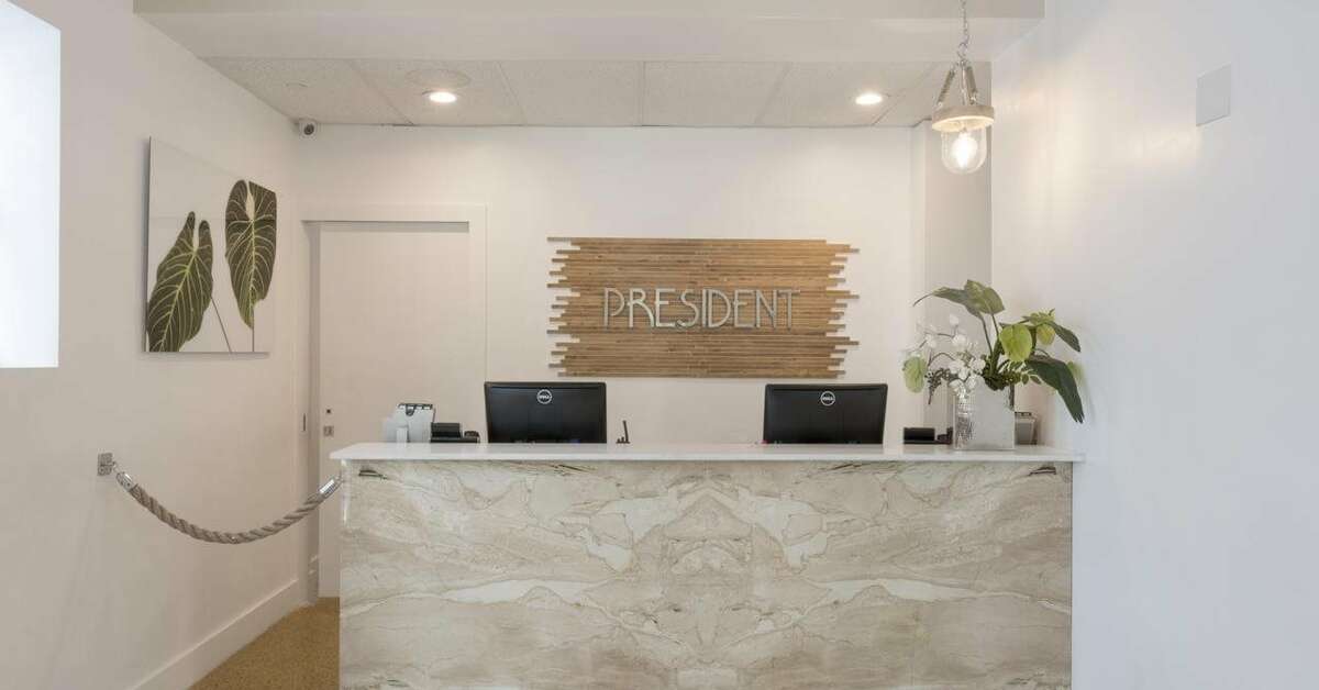 Een foto van The President Hotel