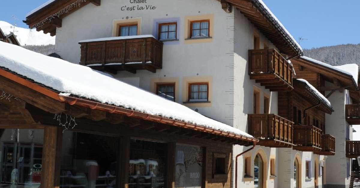 Een foto van de buitenkant van Charme Hotel Alexander