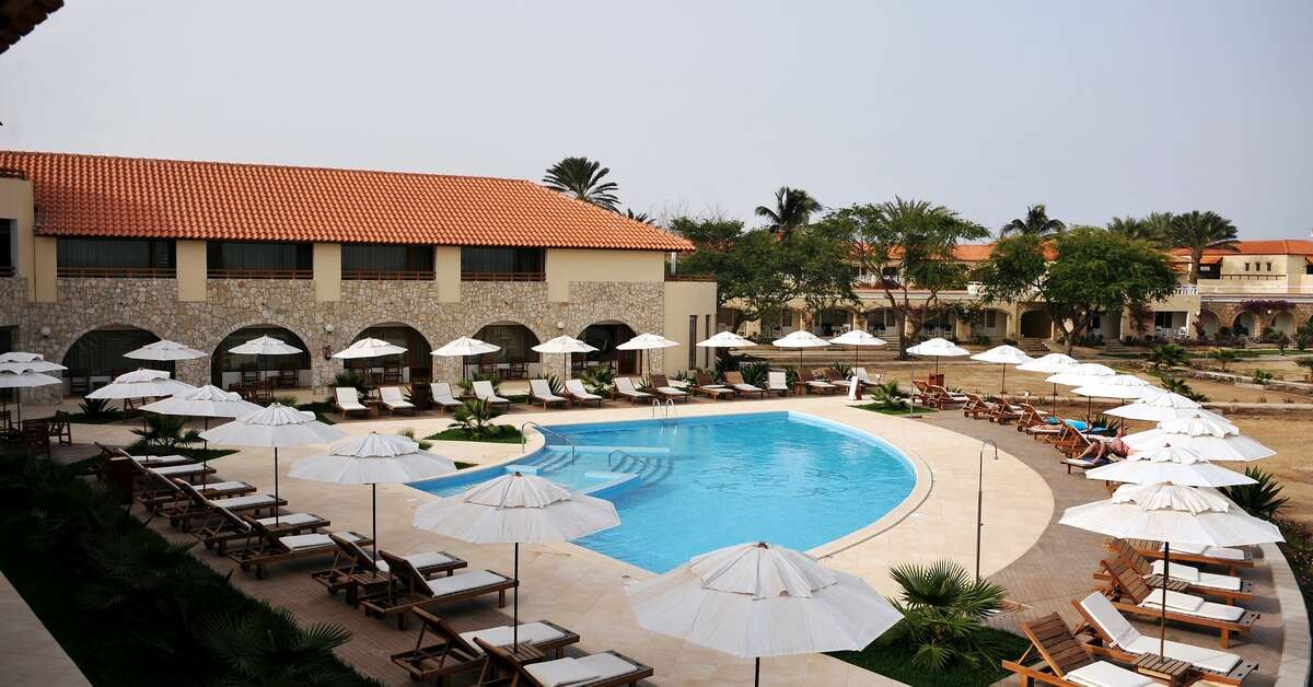 Een foto van het zwembad bij Hotel Morabeza