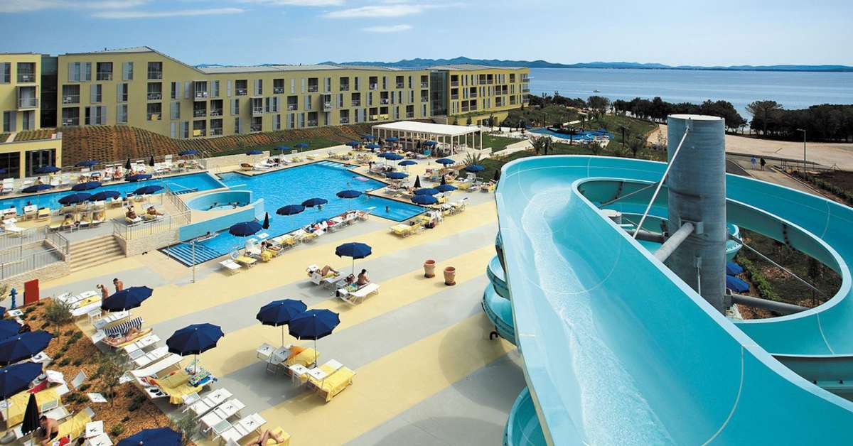 Een foto van het zwembad bij Falkensteiner Hotel Diadora