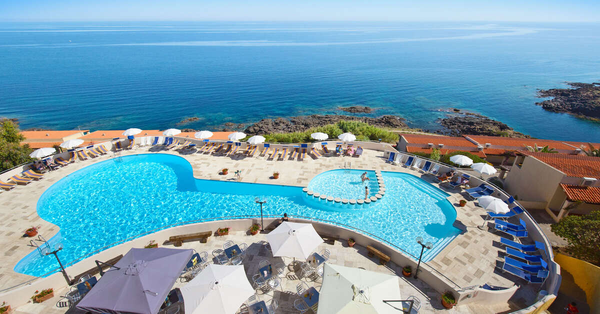 Een foto van het zwembad bij Castelsardo Resort Village