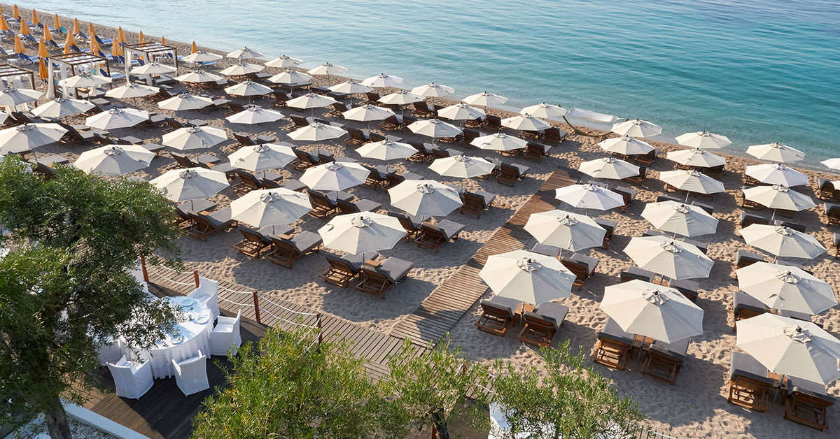 Een foto van het strand bij Lichnos Beach Hotel & Suites