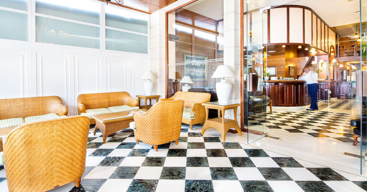 Een foto van het interieur van THB Felip