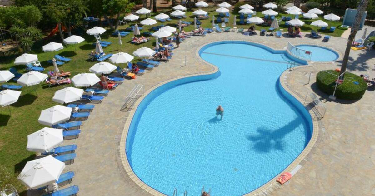Een foto van het zwembad bij Maris Grand Waterpark Resort
