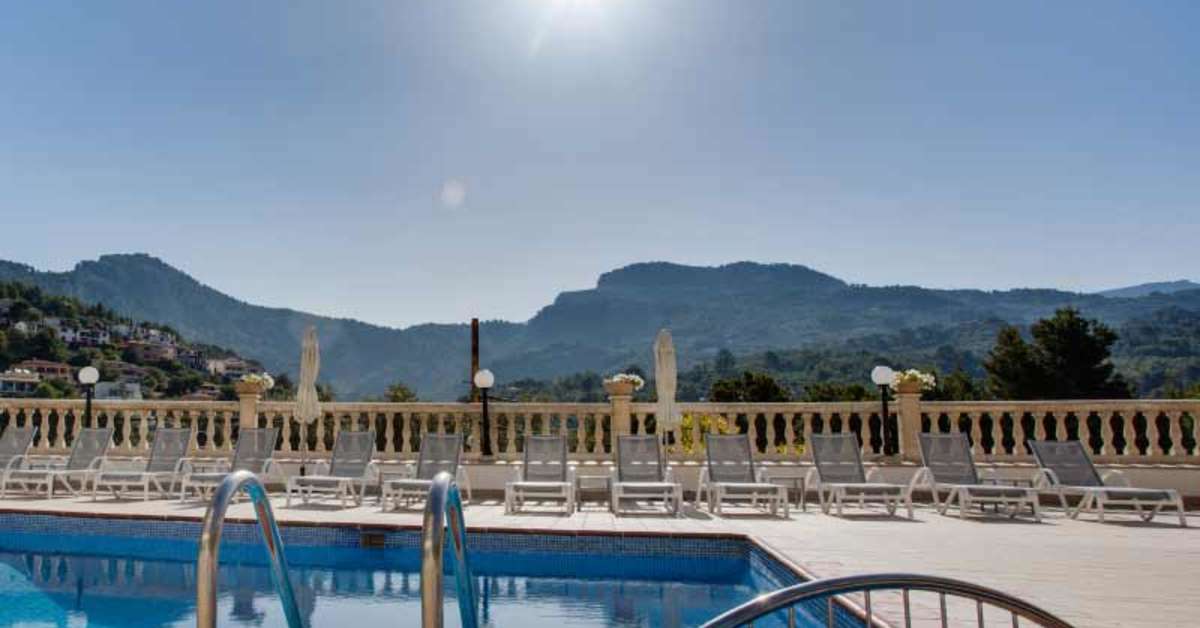 Een foto van het zwembad bij Hotel Eden Soller