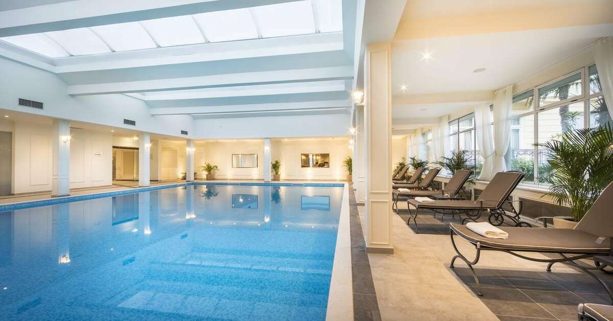 Een foto van het zwembad bij Hotel Palace Bellevue