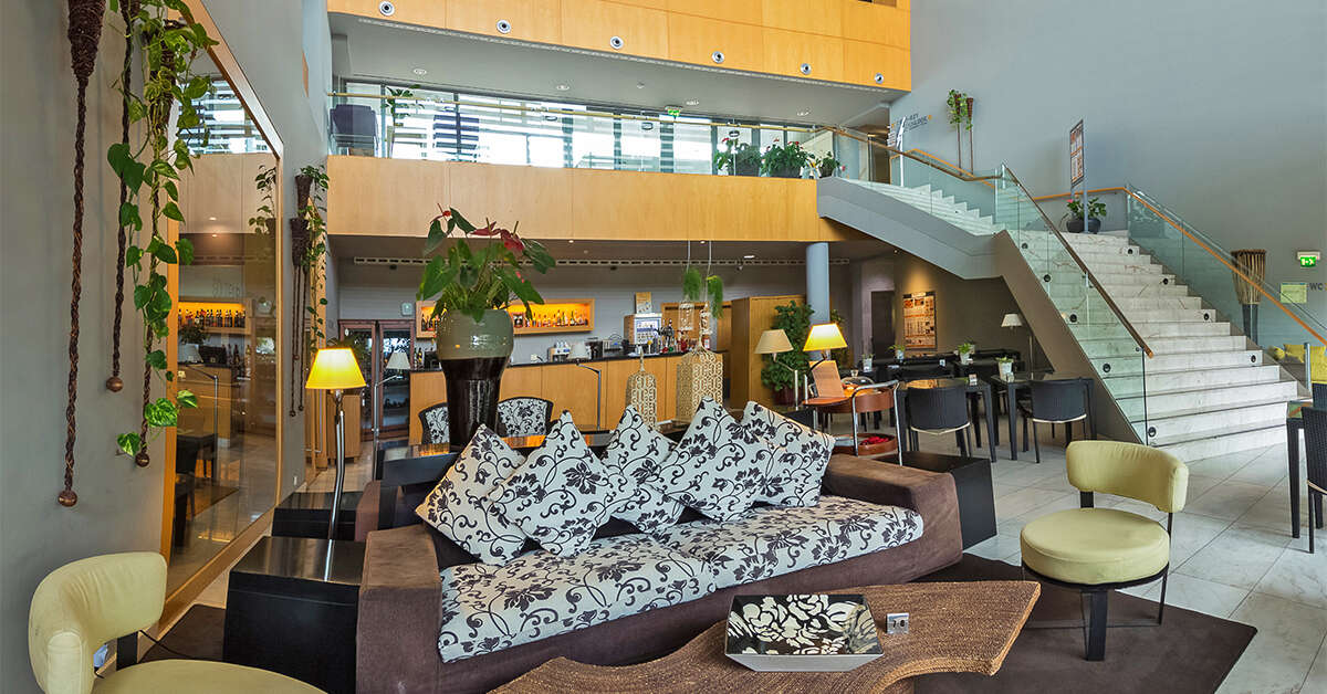 Een foto van het interieur van Golden Residence