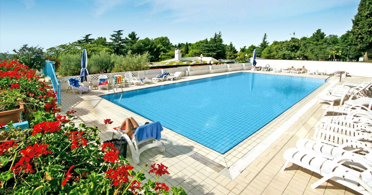 Een foto van het zwembad bij Hotel Plavi Plava Laguna