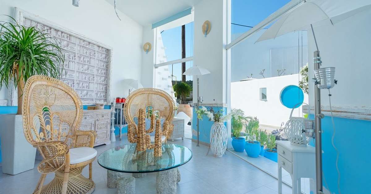 Een foto van het interieur van Kouros Home