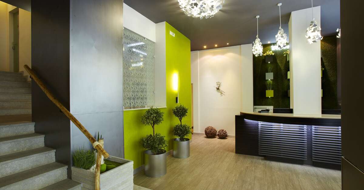 Een foto van het interieur van City Hotel Thessaloniki