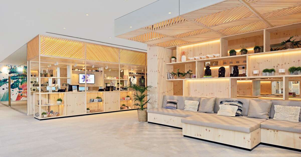 Een foto van het interieur van Innside by Melia Calvia Beach