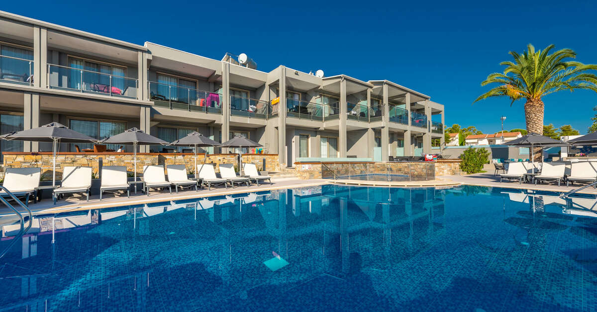 Een foto van het zwembad bij Dionysos Hotel & Studios