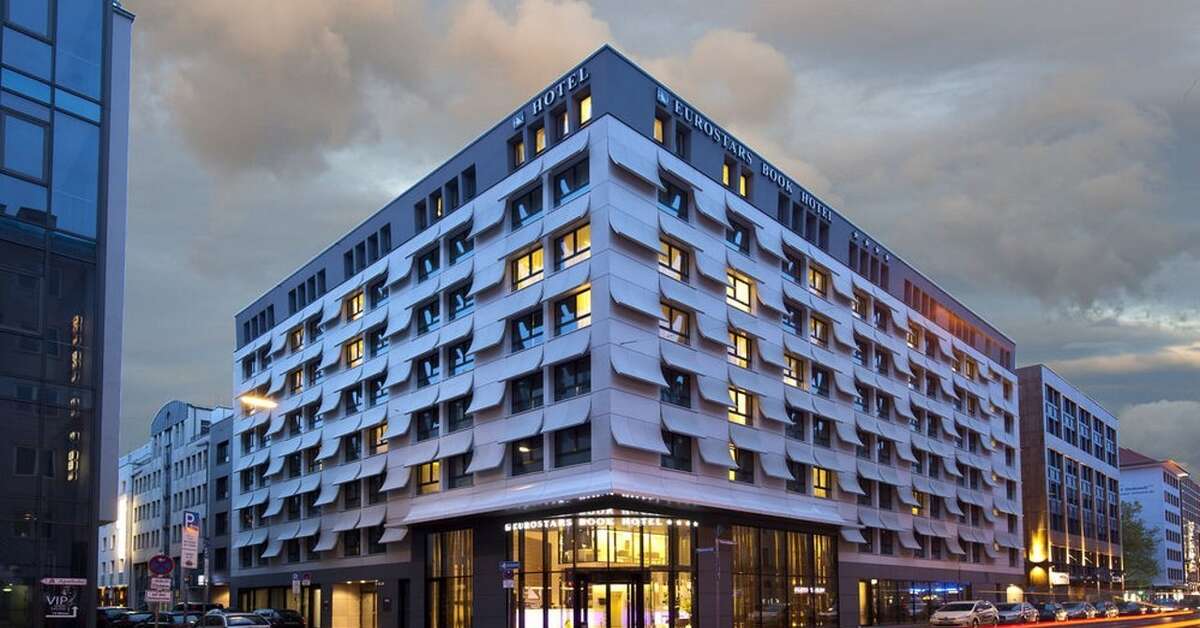 Een foto van de buitenkant van Eurostars Book Hotel
