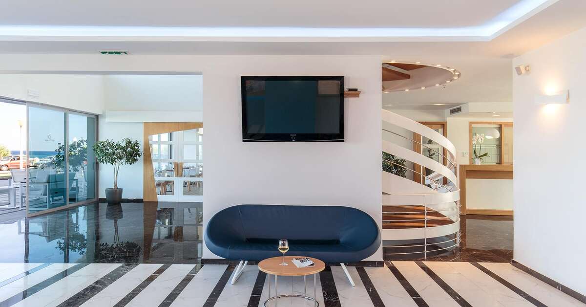 Een foto van het interieur van Aquarium View Hotel