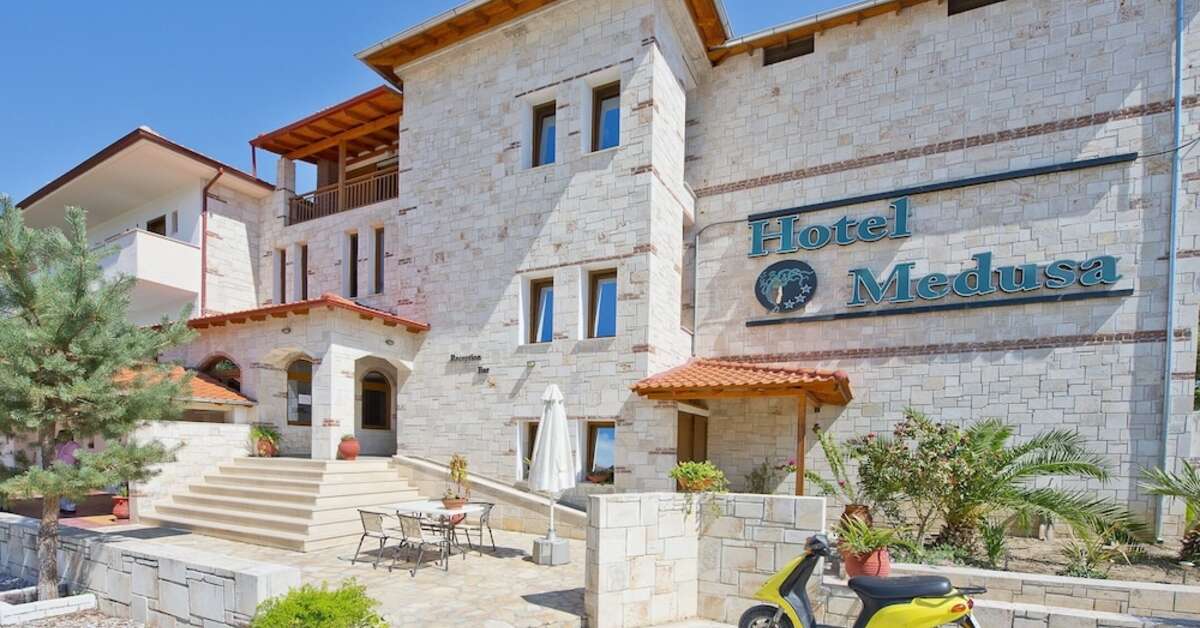Een foto van de buitenkant van Hotel Medusa