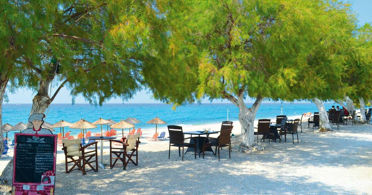Een foto van het terras bij Grand Beach